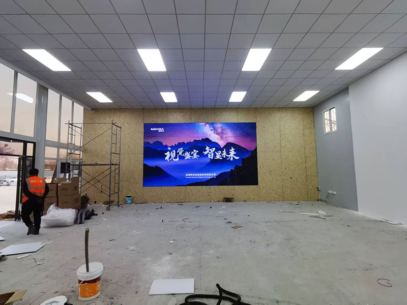 稼軒路臨建項目部應用柯華達P1.86室內(nèi)全彩LED顯示屏