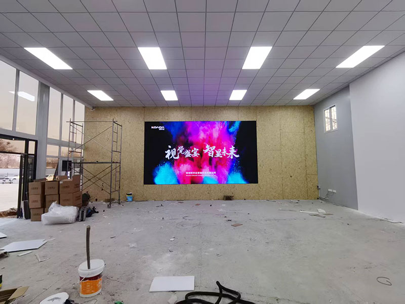 稼軒路臨建項目部應用柯華達P1.86室內(nèi)全彩LED顯示屏