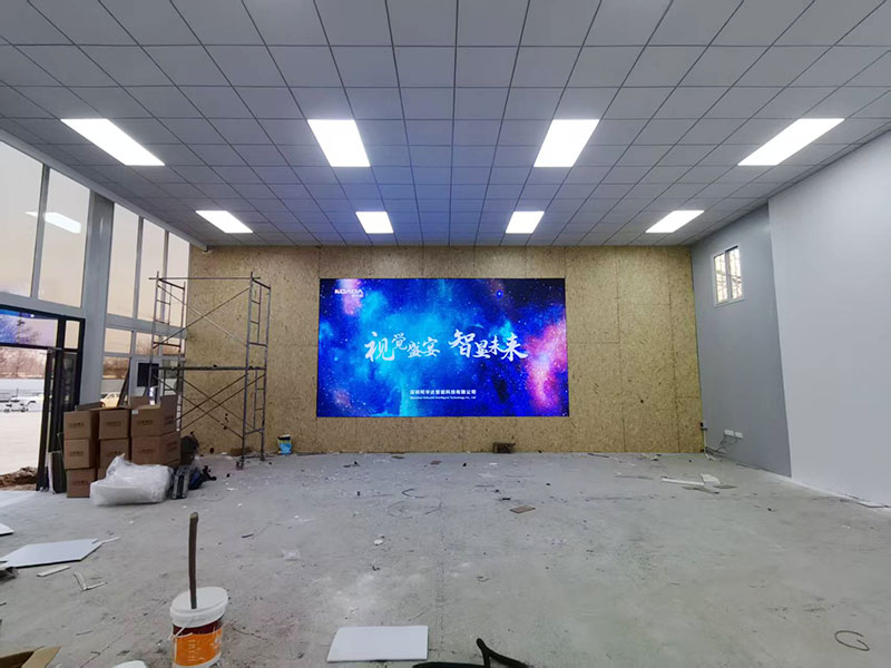 稼軒路臨建項目部應用柯華達P1.86室內(nèi)全彩LED顯示屏